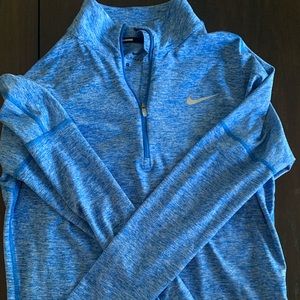 Women’s Nike Quarterzip (M)